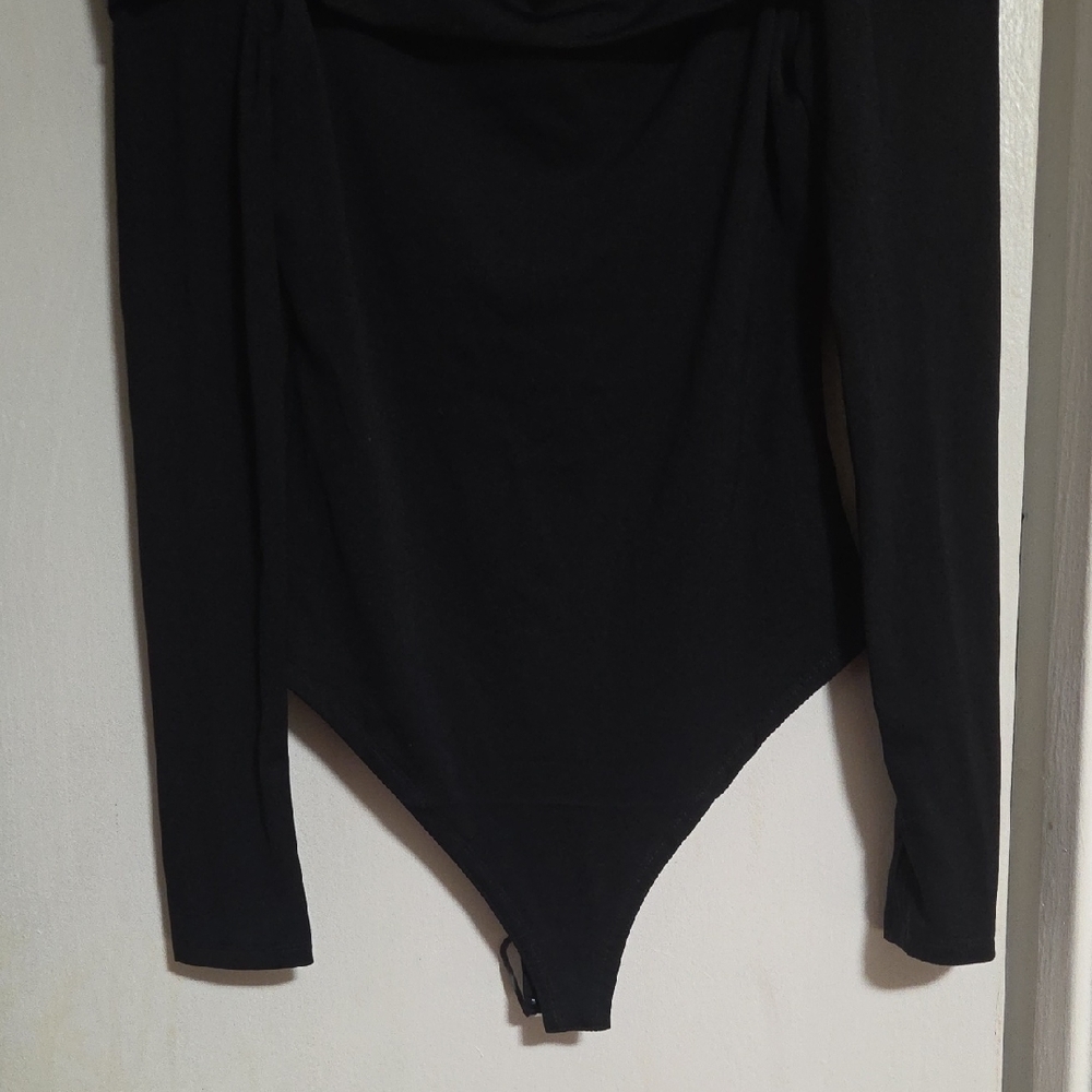 Alice + Olivia Classic Black Garment - Picture 10 of 13